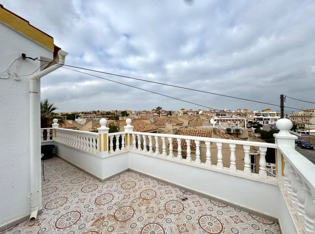 3 soveværelse Villa til leje i Algorfa med swimmingpool - € 1.500 (Ref: 8836343)