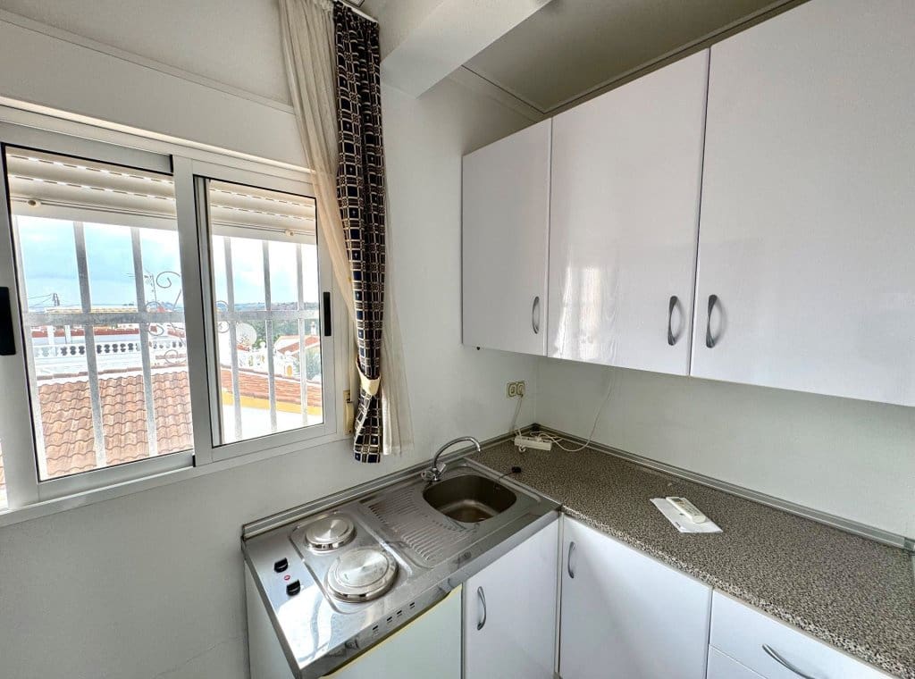 3 soveværelse Villa til leje i Algorfa med swimmingpool - € 1.500 (Ref: 8836343)