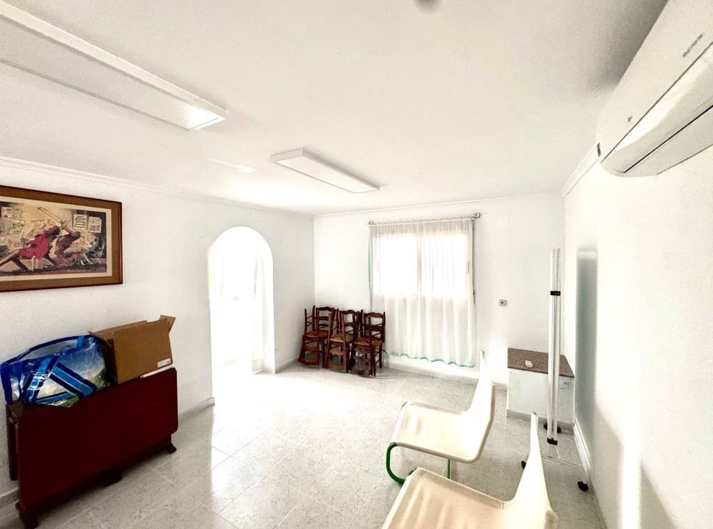 3 soveværelse Villa til leje i Algorfa med swimmingpool - € 1.500 (Ref: 8836343)