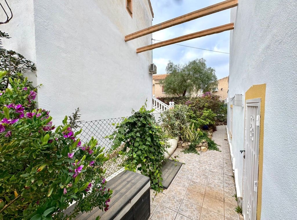 3 soveværelse Villa til leje i Algorfa med swimmingpool - € 1.500 (Ref: 8836343)