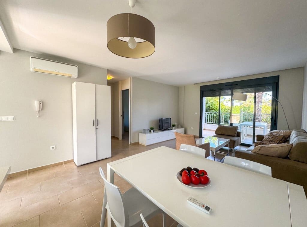 2 soveværelse Bungalow til leje i Orihuela Costa med swimmingpool - € 1.200 (Ref: 8866948)