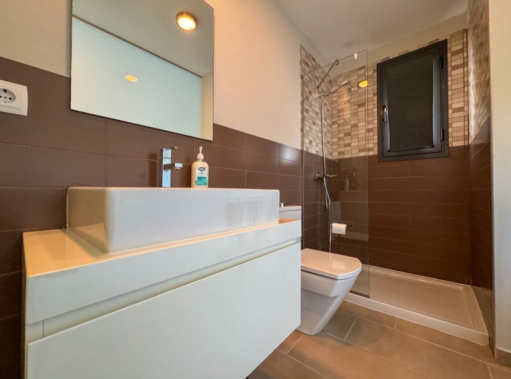 2 soveværelse Bungalow til leje i Orihuela Costa med swimmingpool - € 1.200 (Ref: 8866948)