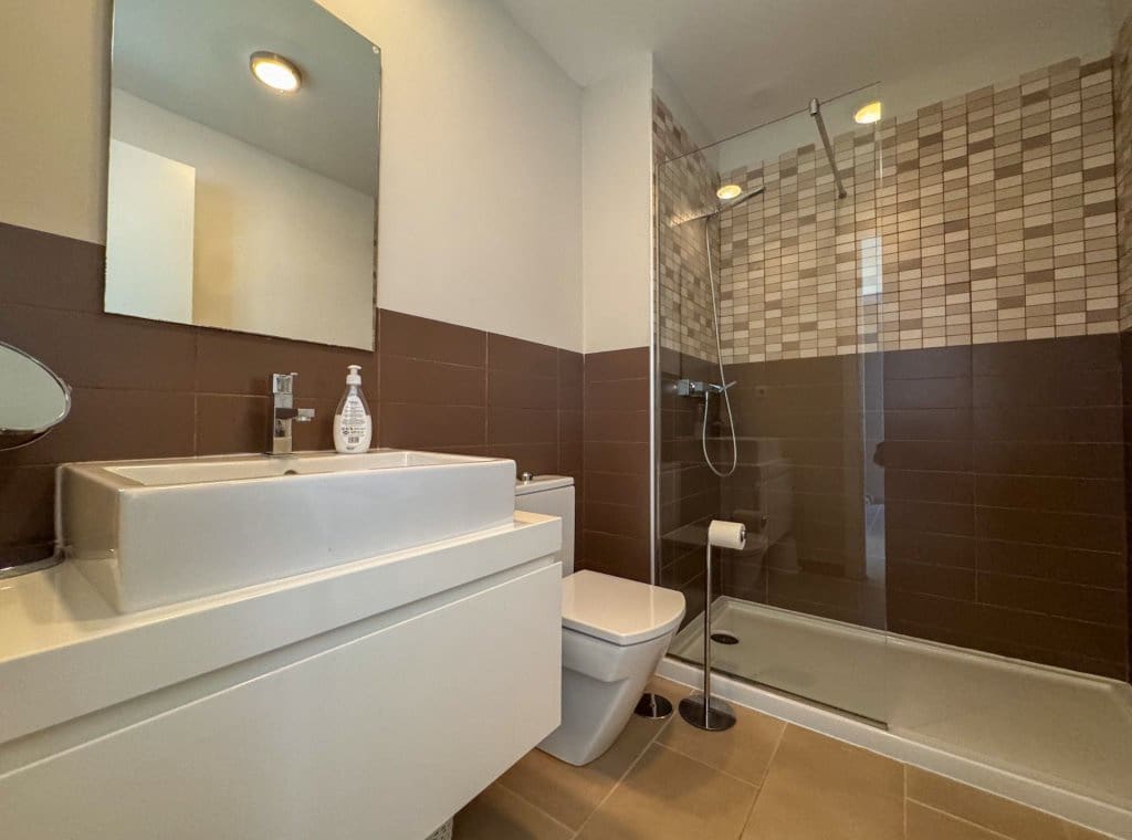 2 soveværelse Bungalow til leje i Orihuela Costa med swimmingpool - € 1.200 (Ref: 8866948)