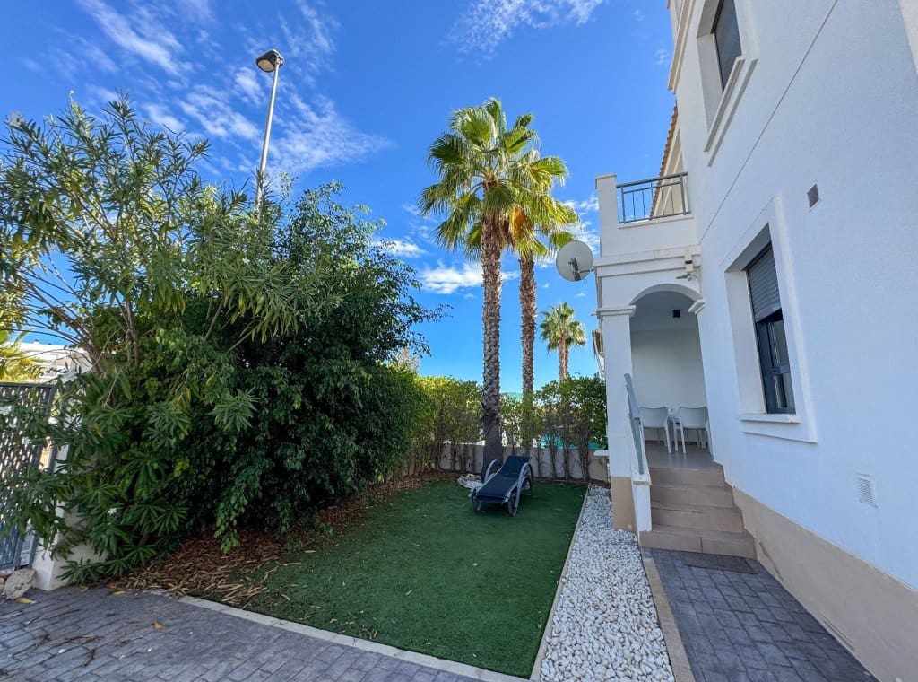 2 soveværelse Bungalow til leje i Orihuela Costa med swimmingpool - € 1.200 (Ref: 8866948)