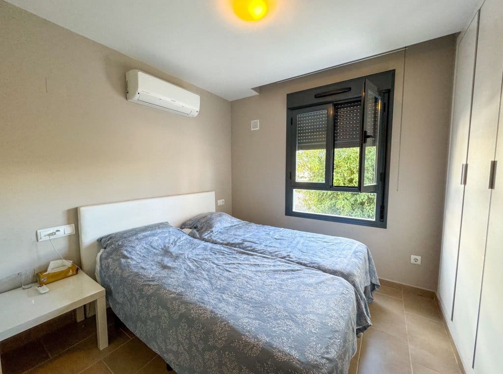 2 soveværelse Bungalow til leje i Orihuela Costa med swimmingpool - € 1.200 (Ref: 8866948)