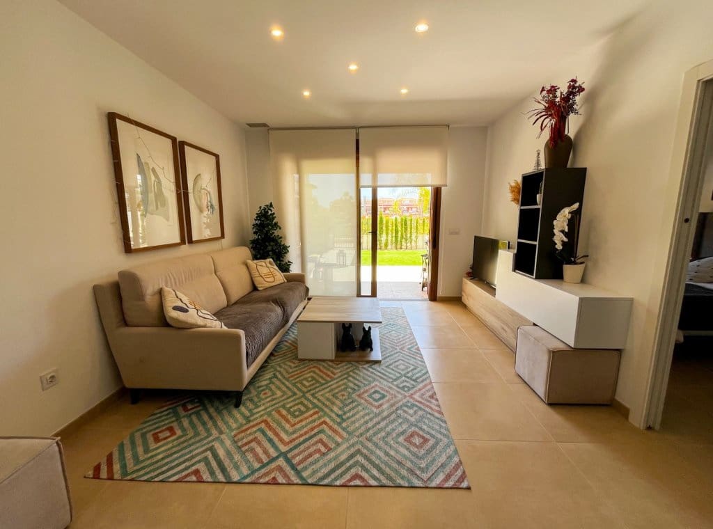 2 Zimmer Apartment zu vermieten in Villamartin mit Pool - 1.300 € (Ref: 8892791)