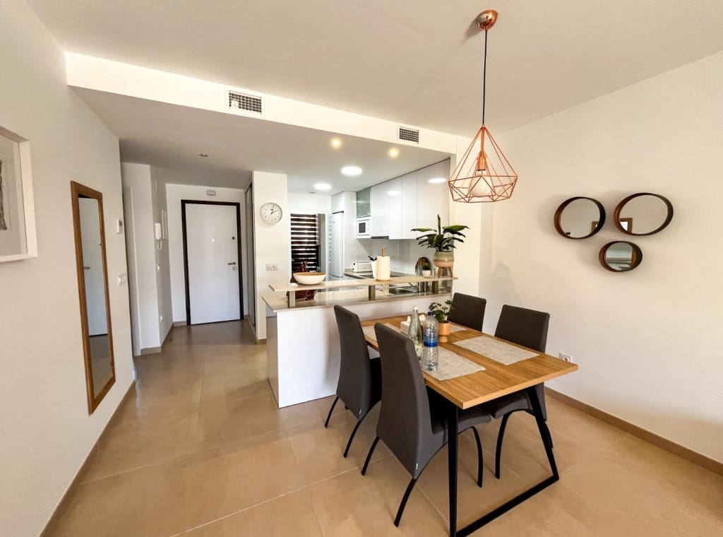 2 Zimmer Apartment zu vermieten in Villamartin mit Pool - 1.300 € (Ref: 8892791)