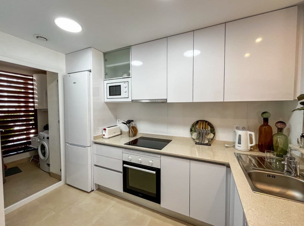 2 Zimmer Apartment zu vermieten in Villamartin mit Pool - 1.300 € (Ref: 8892791)