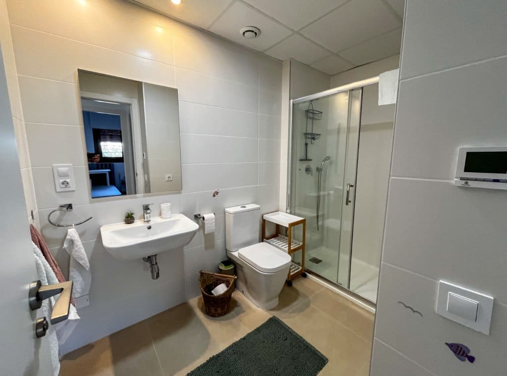 2 Zimmer Apartment zu vermieten in Villamartin mit Pool - 1.300 € (Ref: 8892791)