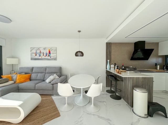 Ático de 2 habitaciones en El Raso, Guardamar del Segura en alquiler con piscina garaje - 1.500 € (Ref: 8910707)