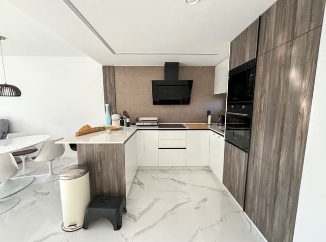 Ático de 2 habitaciones en El Raso, Guardamar del Segura en alquiler con piscina garaje - 1.500 € (Ref: 8910707)