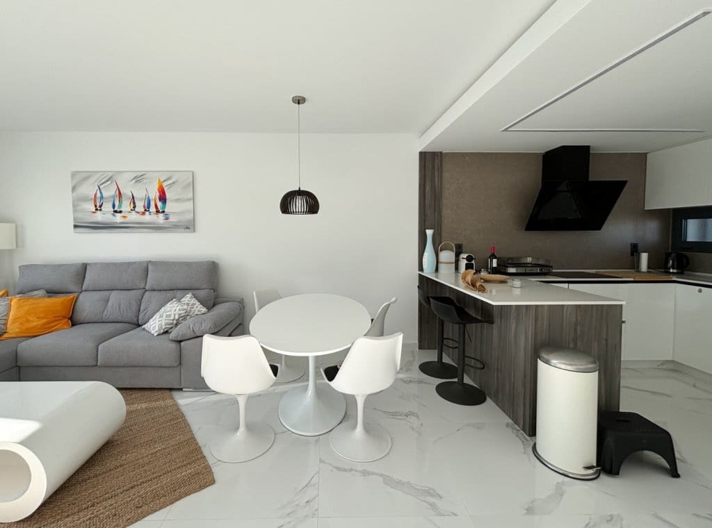 2 bedroom Penthouse for rent in Guardamar del Segura with pool garage - € 1,500 (Ref: 8910707)