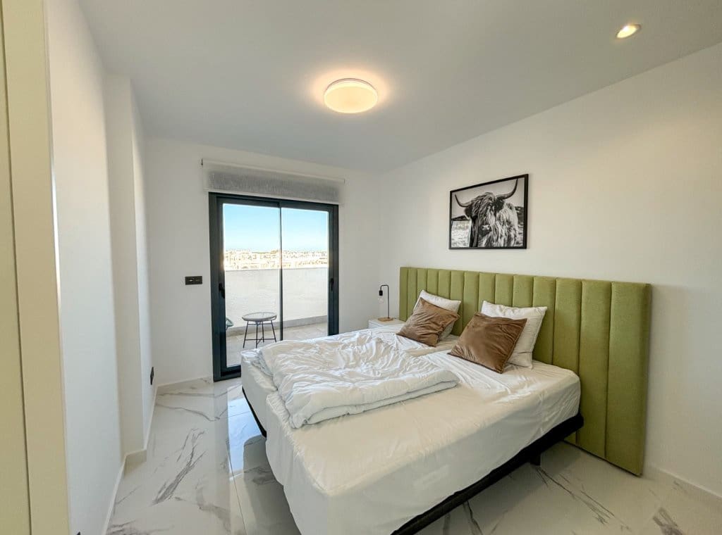 2 bedroom Penthouse for rent in Guardamar del Segura with pool garage - € 1,500 (Ref: 8910707)