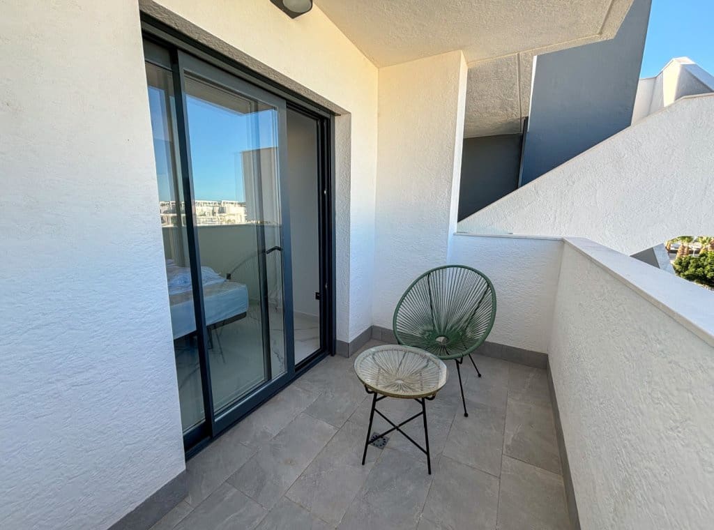 2 bedroom Penthouse for rent in Guardamar del Segura with pool garage - € 1,500 (Ref: 8910707)
