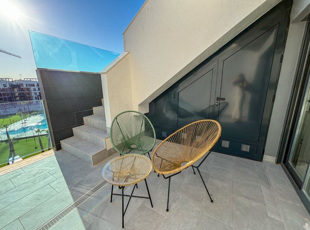 2 bedroom Penthouse for rent in Guardamar del Segura with pool garage - € 1,500 (Ref: 8910707)