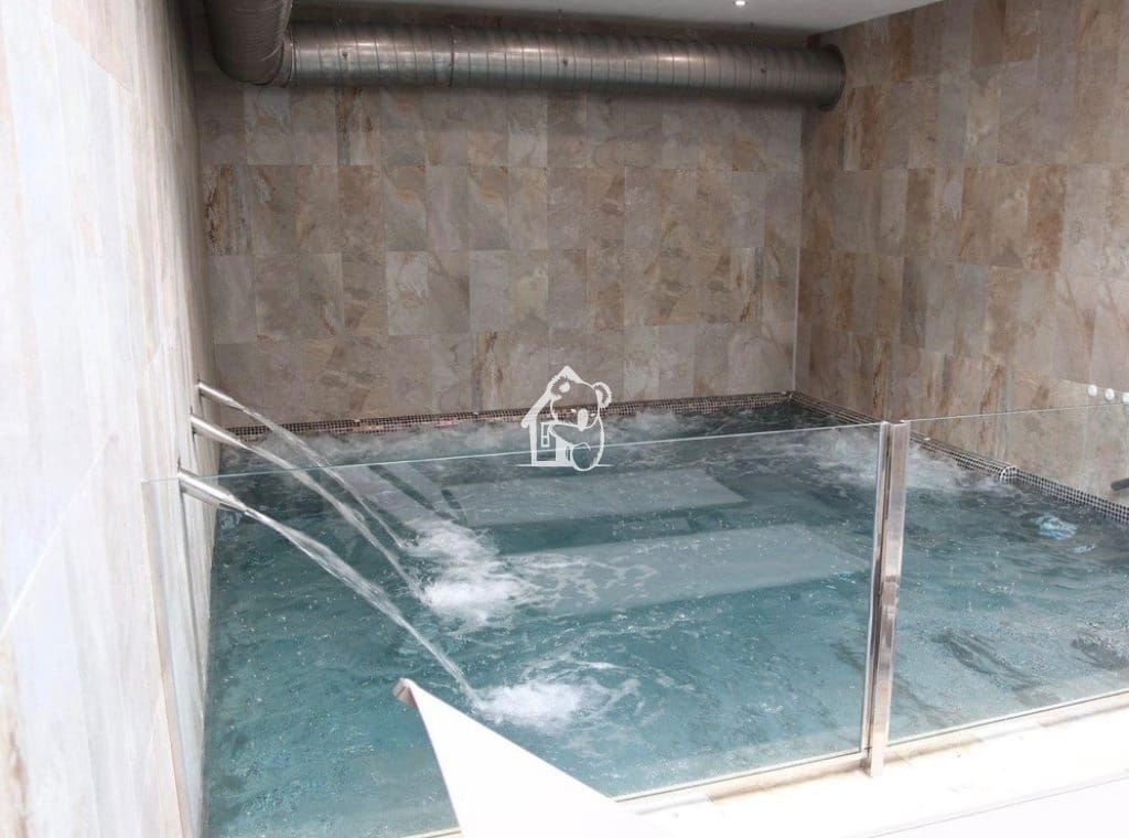 2 bedroom Penthouse for rent in Guardamar del Segura with pool garage - € 1,500 (Ref: 8910707)