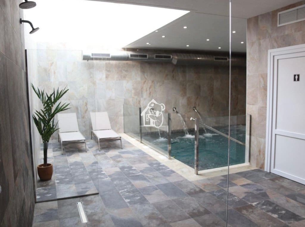 2 bedroom Penthouse for rent in Guardamar del Segura with pool garage - € 1,500 (Ref: 8910707)