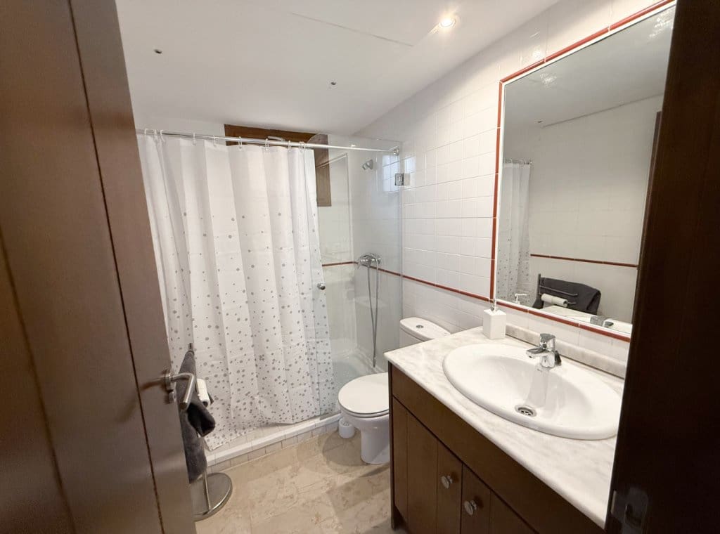 2 makuuhuone Huoneisto vuokrattavana paikassa Orihuela Costa mukana uima-altaan 
autotalli - 1 300 € (Ref: 8928162)