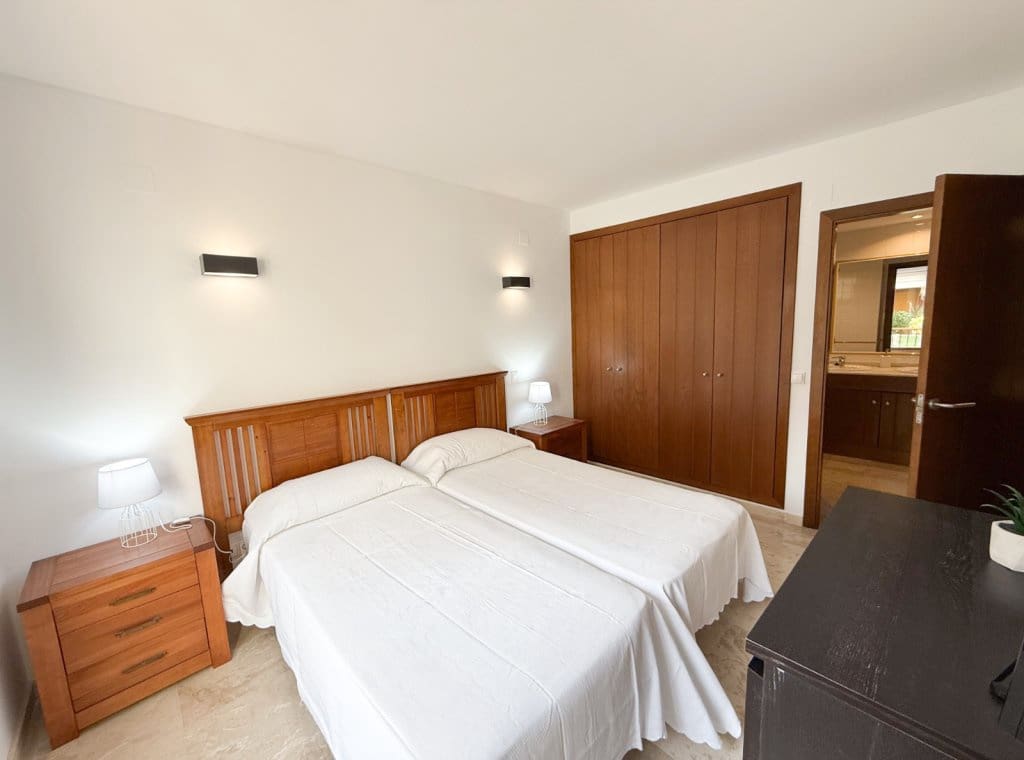 2 makuuhuone Huoneisto vuokrattavana paikassa Orihuela Costa mukana uima-altaan 
autotalli - 1 300 € (Ref: 8928162)