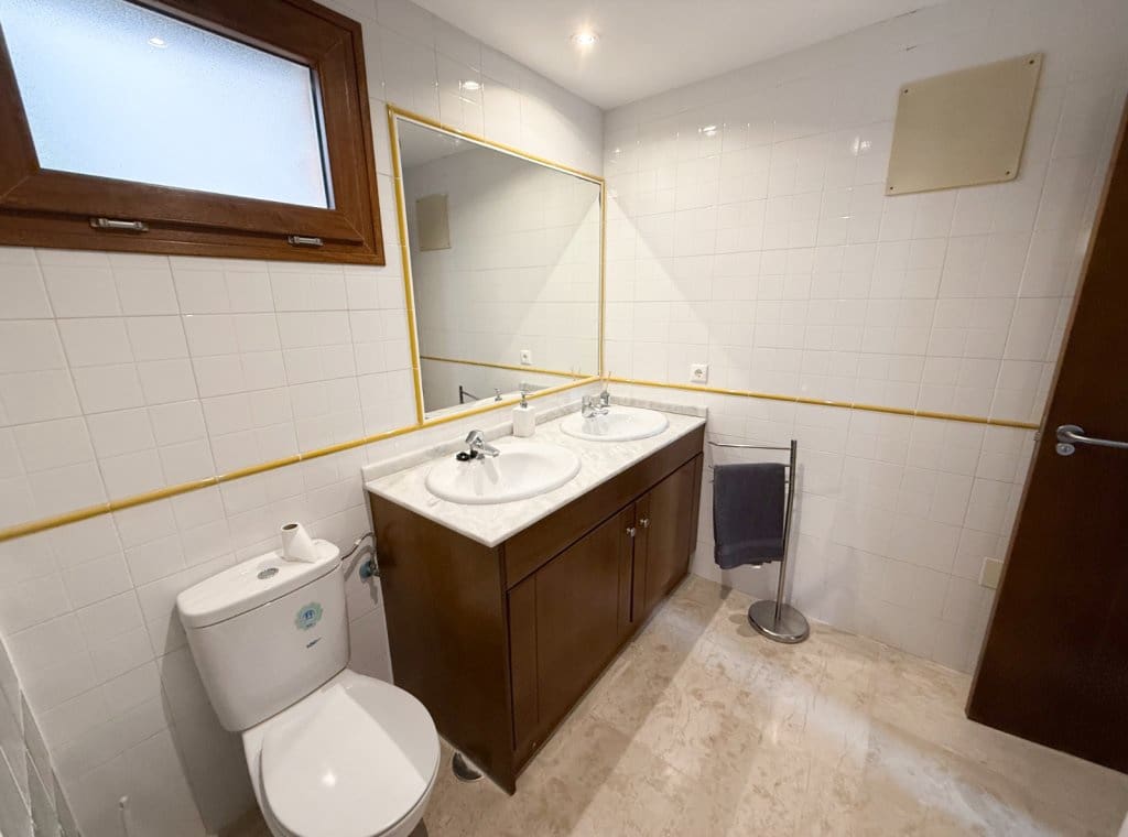 2 makuuhuone Huoneisto vuokrattavana paikassa Orihuela Costa mukana uima-altaan 
autotalli - 1 300 € (Ref: 8928162)