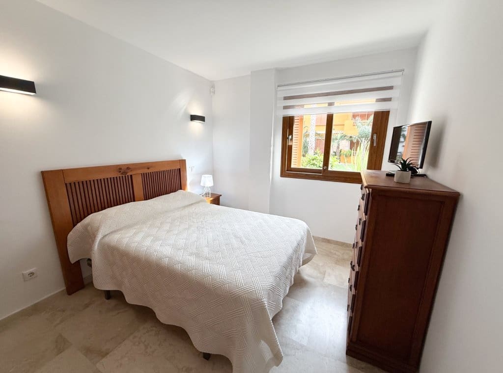 2 makuuhuone Huoneisto vuokrattavana paikassa Orihuela Costa mukana uima-altaan 
autotalli - 1 300 € (Ref: 8928162)