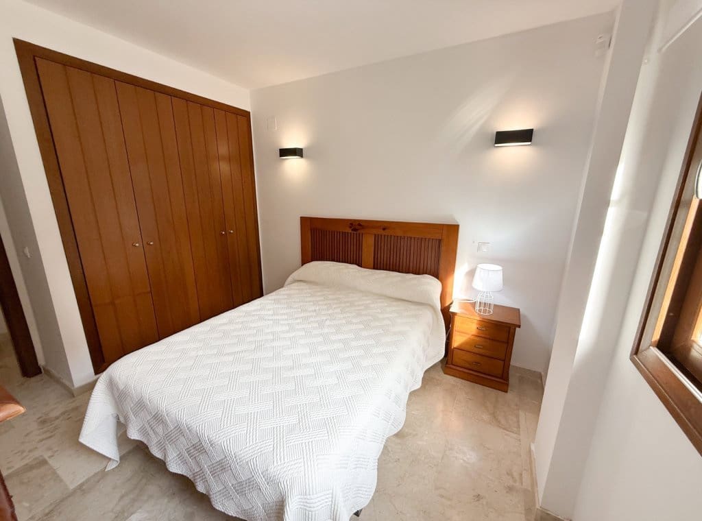 2 makuuhuone Huoneisto vuokrattavana paikassa Orihuela Costa mukana uima-altaan 
autotalli - 1 300 € (Ref: 8928162)