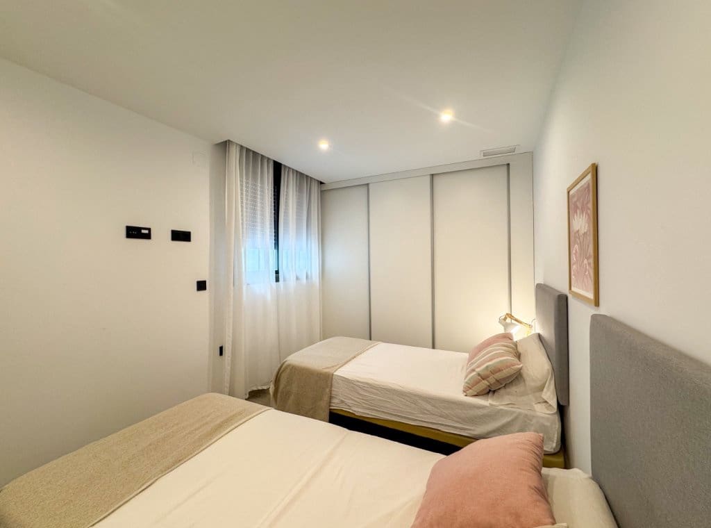 Appartement de 4 chambres à louer à Torrevieja - 2 000 € (Ref: 8936398)