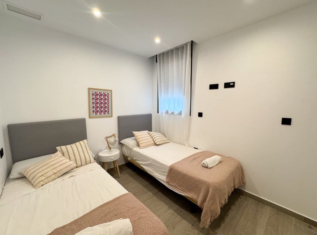 Appartement de 4 chambres à louer à Torrevieja - 2 000 € (Ref: 8936398)