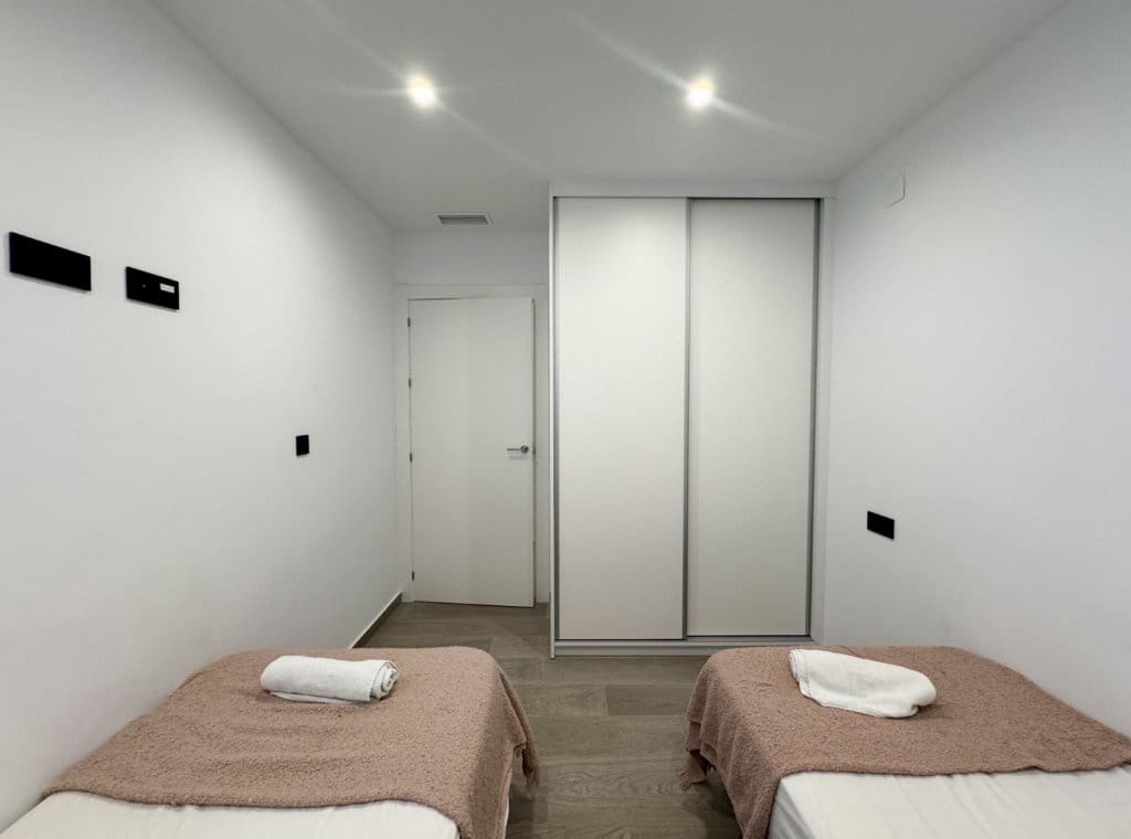 Appartement de 4 chambres à louer à Torrevieja - 2 000 € (Ref: 8936398)