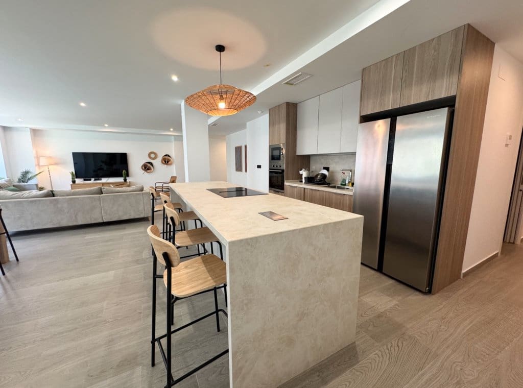 Appartement de 4 chambres à louer à Torrevieja - 2 000 € (Ref: 8936398)