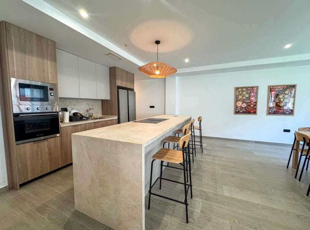 Appartement de 4 chambres à louer à Torrevieja - 2 000 € (Ref: 8936398)