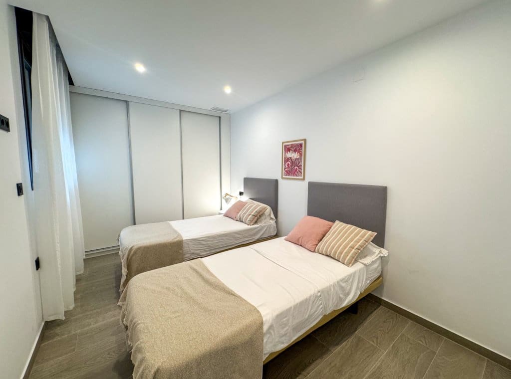 Appartement de 4 chambres à louer à Torrevieja - 2 000 € (Ref: 8936398)