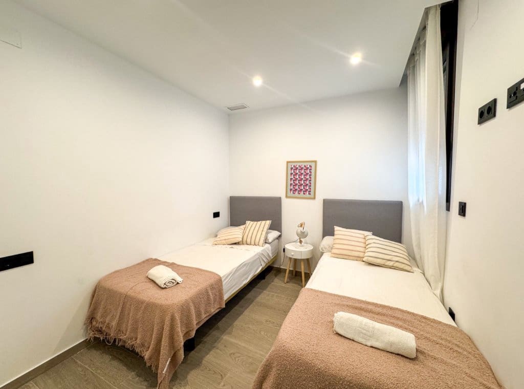 Appartement de 4 chambres à louer à Torrevieja - 2 000 € (Ref: 8936398)