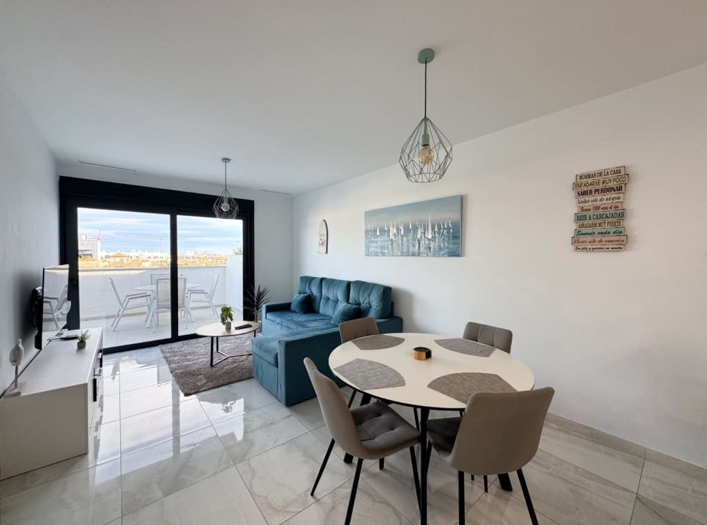Penthouse de 2 chambres à louer à Playa Flamenca avec piscine garage - 2 000 € (Ref: 8938311)