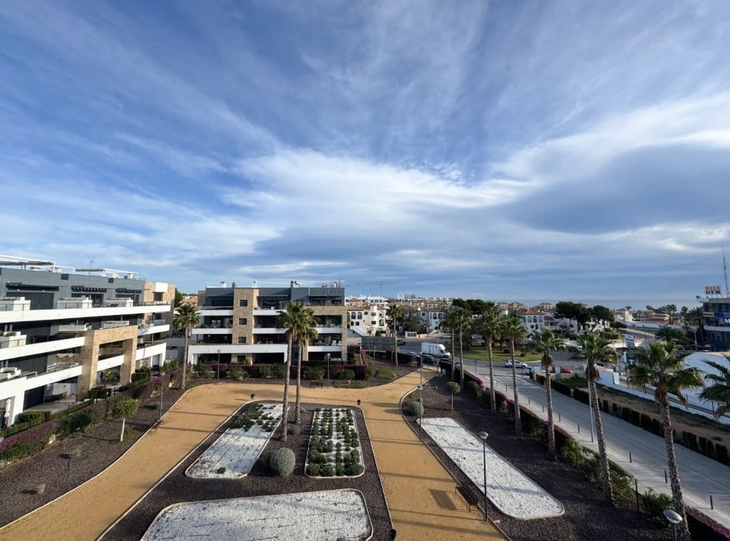 Penthouse de 2 chambres à louer à Playa Flamenca avec piscine garage - 2 000 € (Ref: 8938311)