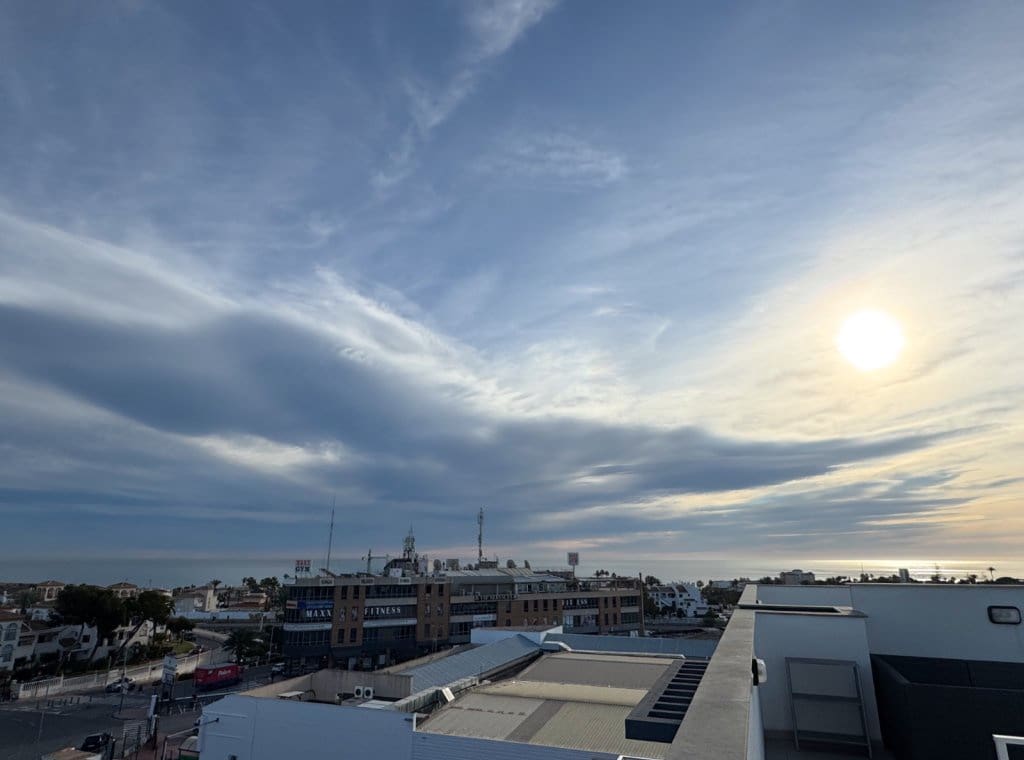 Penthouse de 2 chambres à louer à Playa Flamenca avec piscine garage - 2 000 € (Ref: 8938311)