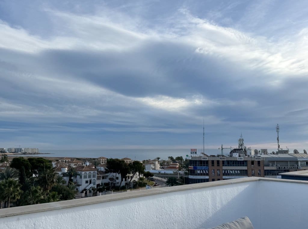 Penthouse de 2 chambres à louer à Playa Flamenca avec piscine garage - 2 000 € (Ref: 8938311)