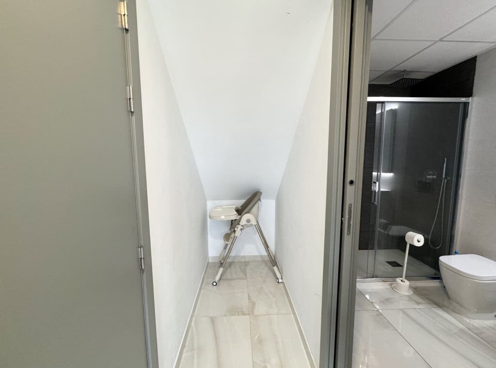 Penthouse de 2 chambres à louer à Playa Flamenca avec piscine garage - 2 000 € (Ref: 8938311)