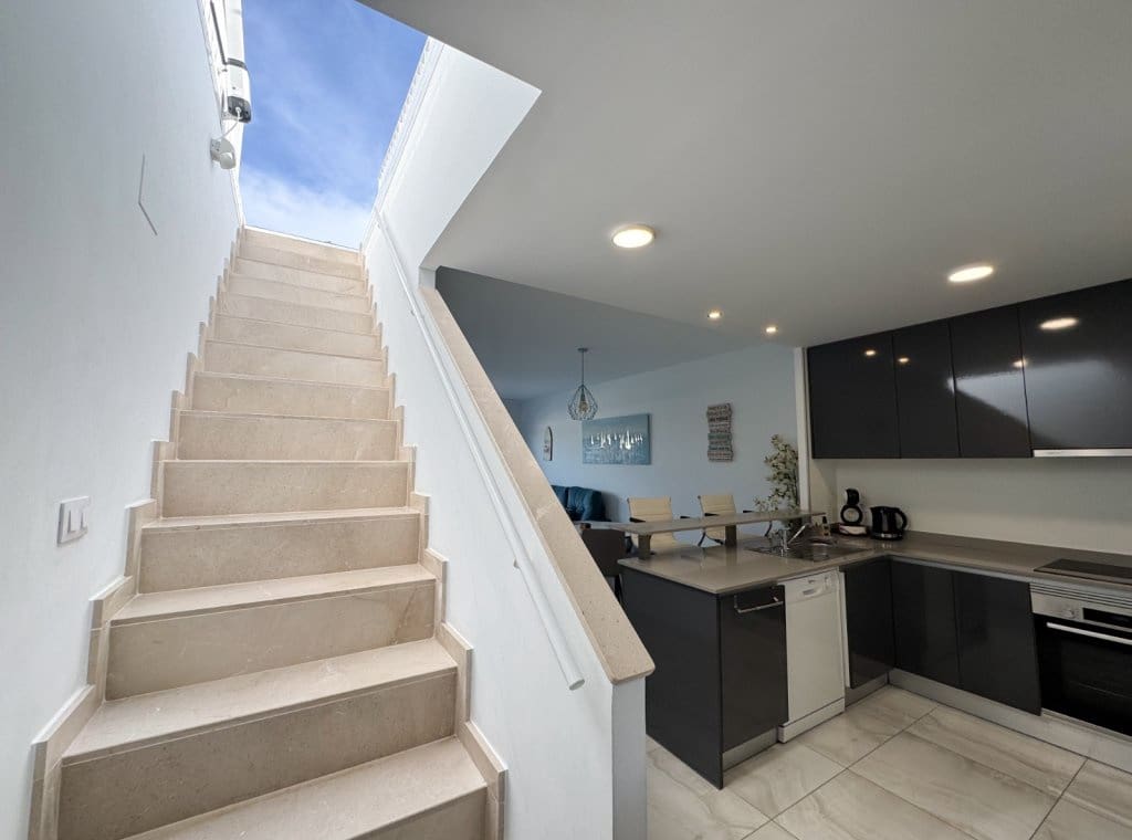 Penthouse de 2 chambres à louer à Playa Flamenca avec piscine garage - 2 000 € (Ref: 8938311)