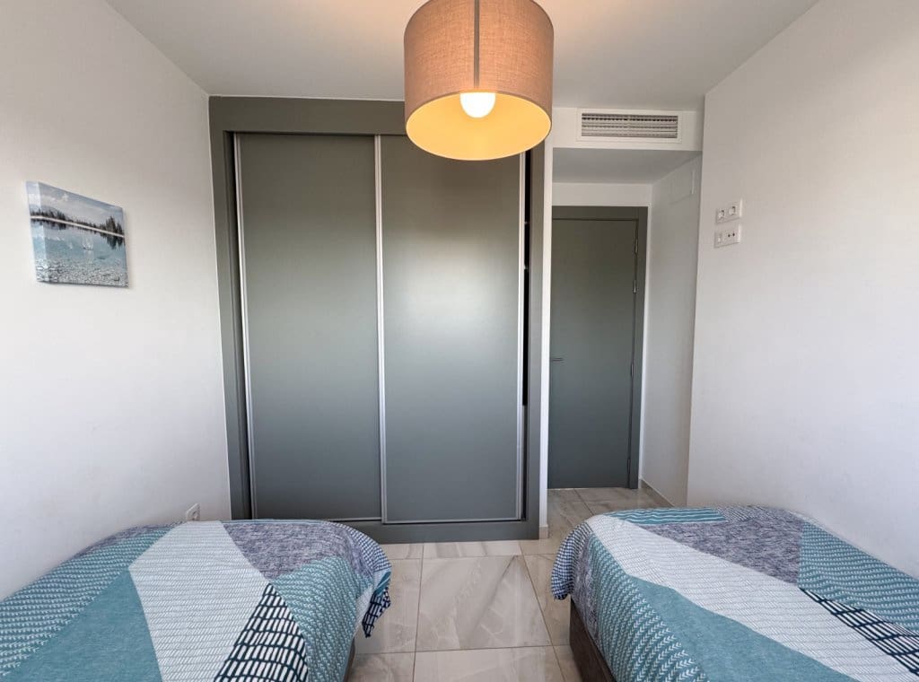 Penthouse de 2 chambres à louer à Playa Flamenca avec piscine garage - 2 000 € (Ref: 8938311)