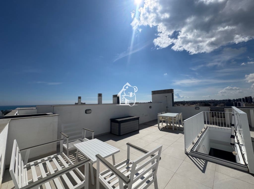2 soveværelse Penthouse til leje i Playa Flamenca med swimmingpool garage - € 1.850 (Ref: 8938311)