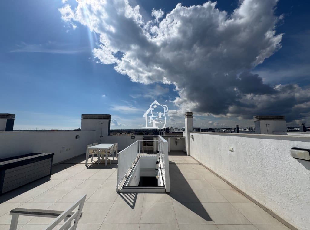 2 soveværelse Penthouse til leje i Playa Flamenca med swimmingpool garage - € 1.850 (Ref: 8938311)