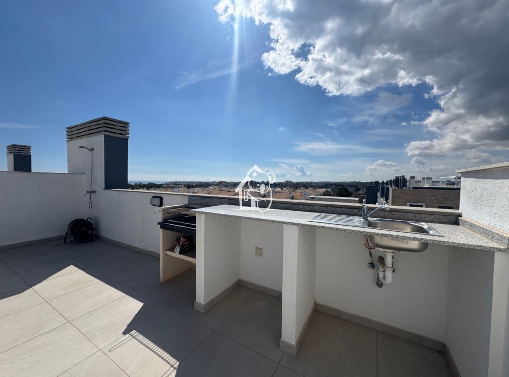 2 soveværelse Penthouse til leje i Playa Flamenca med swimmingpool garage - € 1.850 (Ref: 8938311)