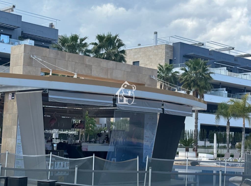 2 soveværelse Penthouse til leje i Playa Flamenca med swimmingpool garage - € 1.850 (Ref: 8938311)