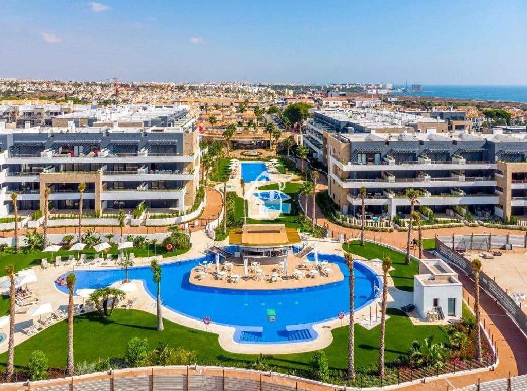 2 bedroom Penthouse for rent in Playa Flamenca with pool garage - € 1,850 (Ref: 8938311)