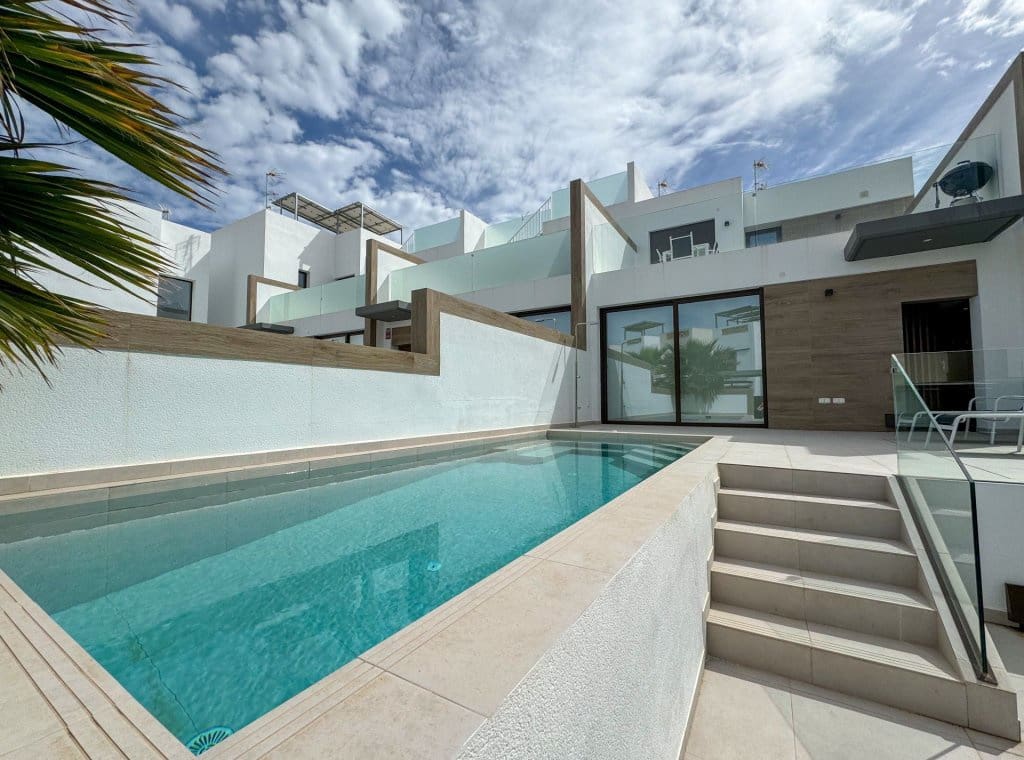 4 soverom Villa til leie i Benijofar med svømmebasseng - € 2 350 (Ref: 8977873)