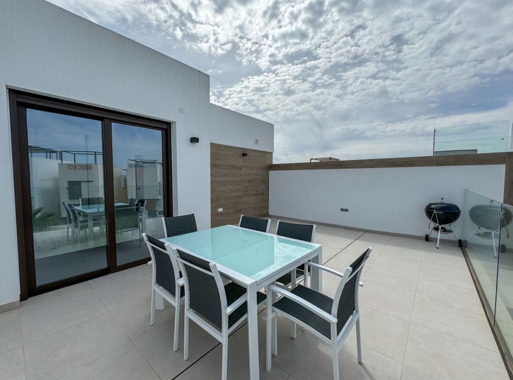 4 soverom Villa til leie i Benijofar med svømmebasseng - € 2 350 (Ref: 8977873)