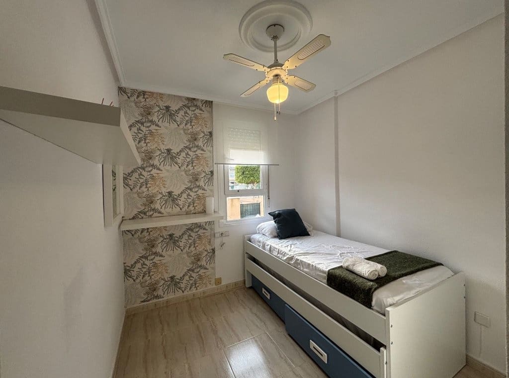 2 slaapkamer Flat te huur in Ciudad Quesada met zwembad - € 950 (Ref: 8981955)