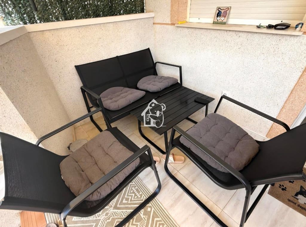 2 slaapkamer Flat te huur in Ciudad Quesada met zwembad - € 950 (Ref: 8981955)