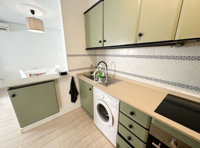 2 slaapkamer Flat te huur in Ciudad Quesada, Rojales met zwembad - € 900 (Ref: 8981955)